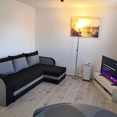 Delight Apartment, Close To Excel, London City Airport & O2! Εξωτερικό φωτογραφία